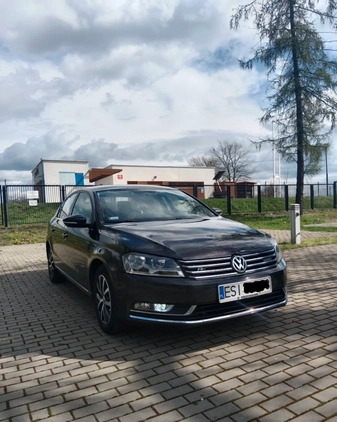 Volkswagen Passat cena 28300 przebieg: 268000, rok produkcji 2011 z Sieradz małe 254